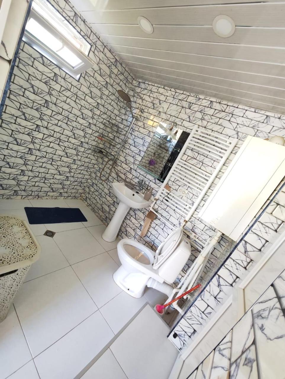 Chveni Ezo Hotel Ambrolauri Ngoại thất bức ảnh